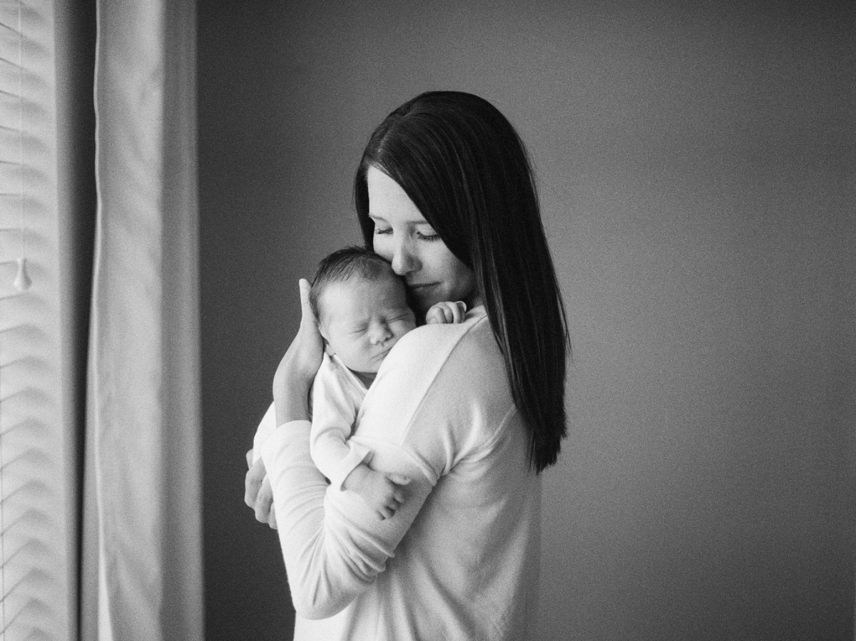 Rochelle Louise motherhood photographer